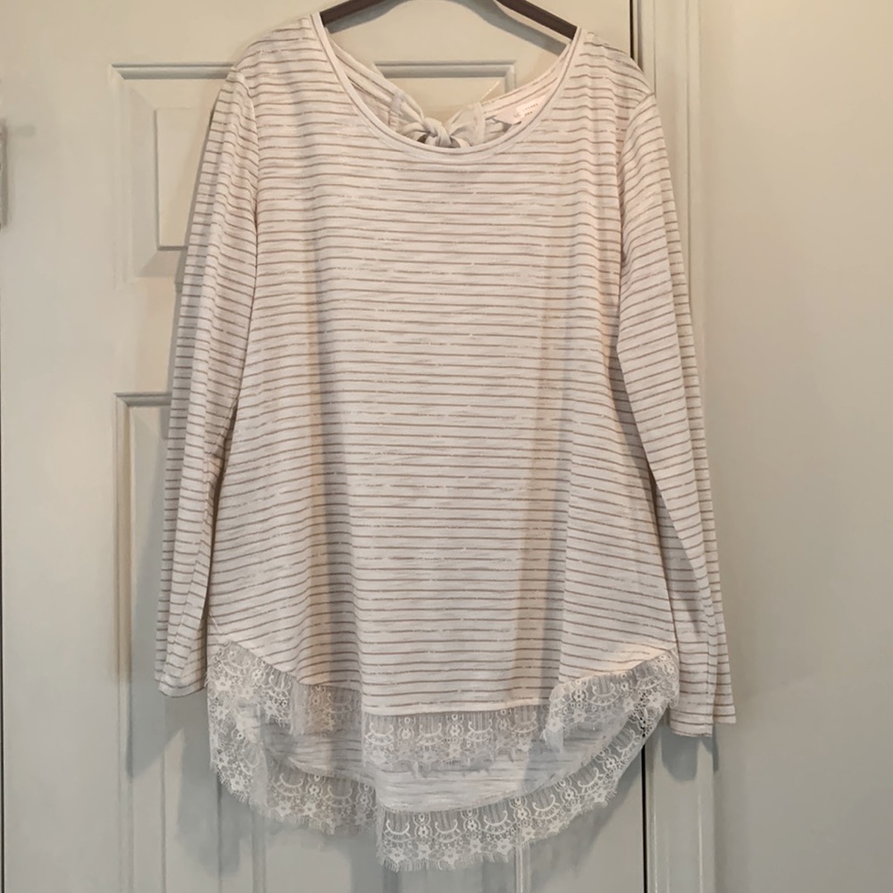 LC Lauren Conrad Long Sleeve Cream and Gold Blouse Shirt with Cute Bow
